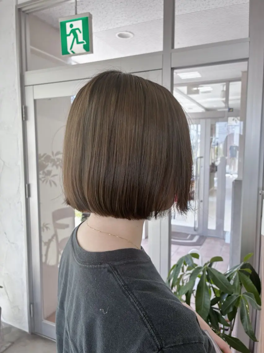 ショート カラー カット ヘアカラー 髪質改善が得意✨ 榎本亜衣のヘアスタイル