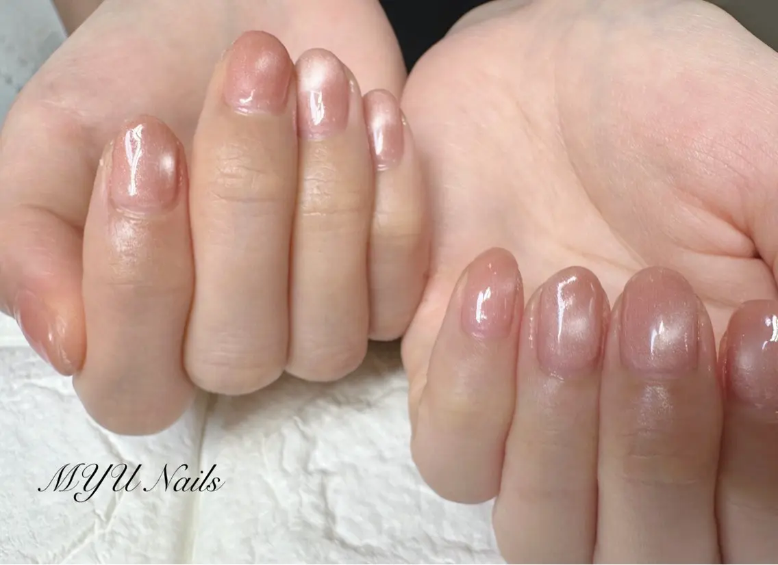 ネイル ジェルネイル マグネットネイル ビー玉ネイル 持ち込み ニュアンスネイル ハンドネイル ニュアンスネイル🌈 MYU Nailsのネイルデザイン