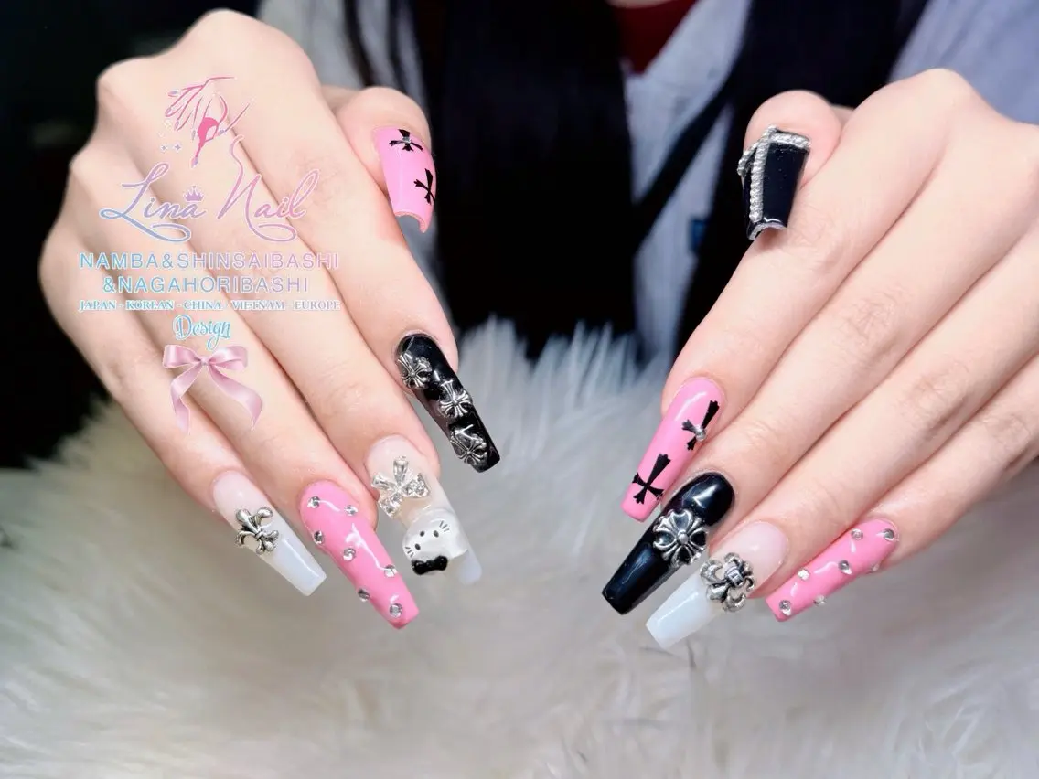 ロング 韓国風ヘア ロング クリスマス ハンドネイル Linanail Nambaのマツエク・マツパデザイン