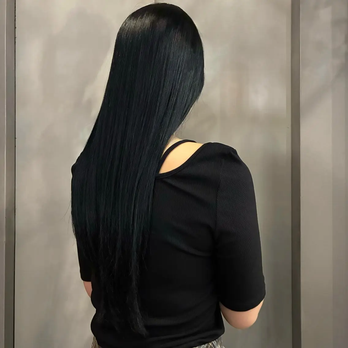 ロング カラー 黒髪 ブルーカラー ブルーブラック ヘアカラー エルベスアクト志木店 SHIINAのヘアスタイル