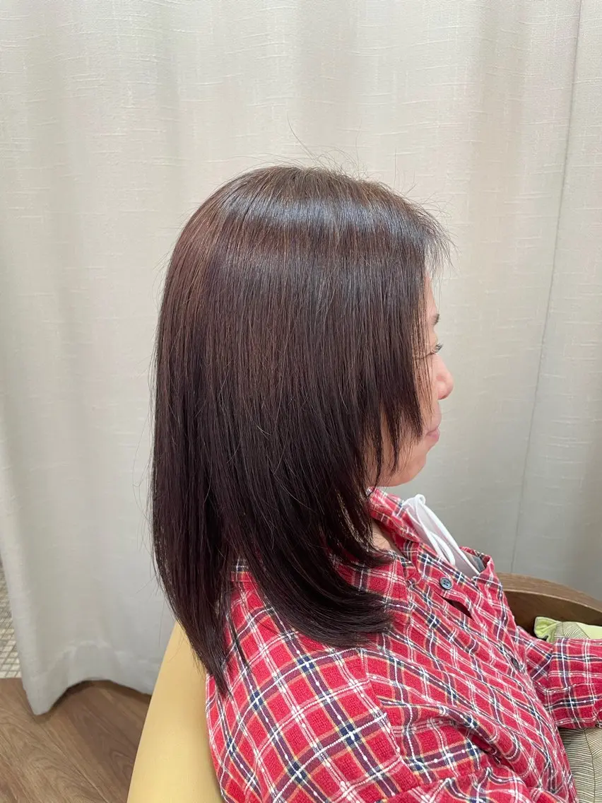 セミロング 顔まわりレイヤー レイヤーカット 望月 千絵のヘアスタイル