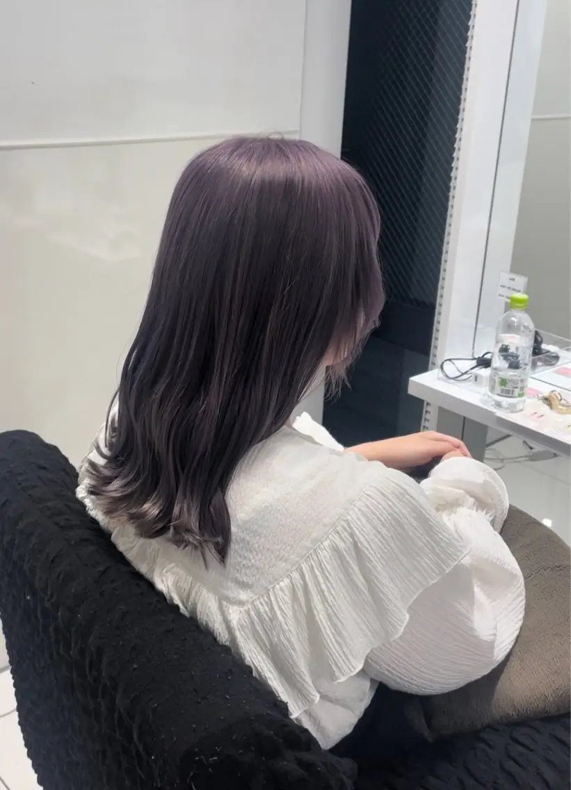 セミロング カラー ブルーカラー ラベンダーカラー yuzuna ハイトーン 天神のヘアスタイル