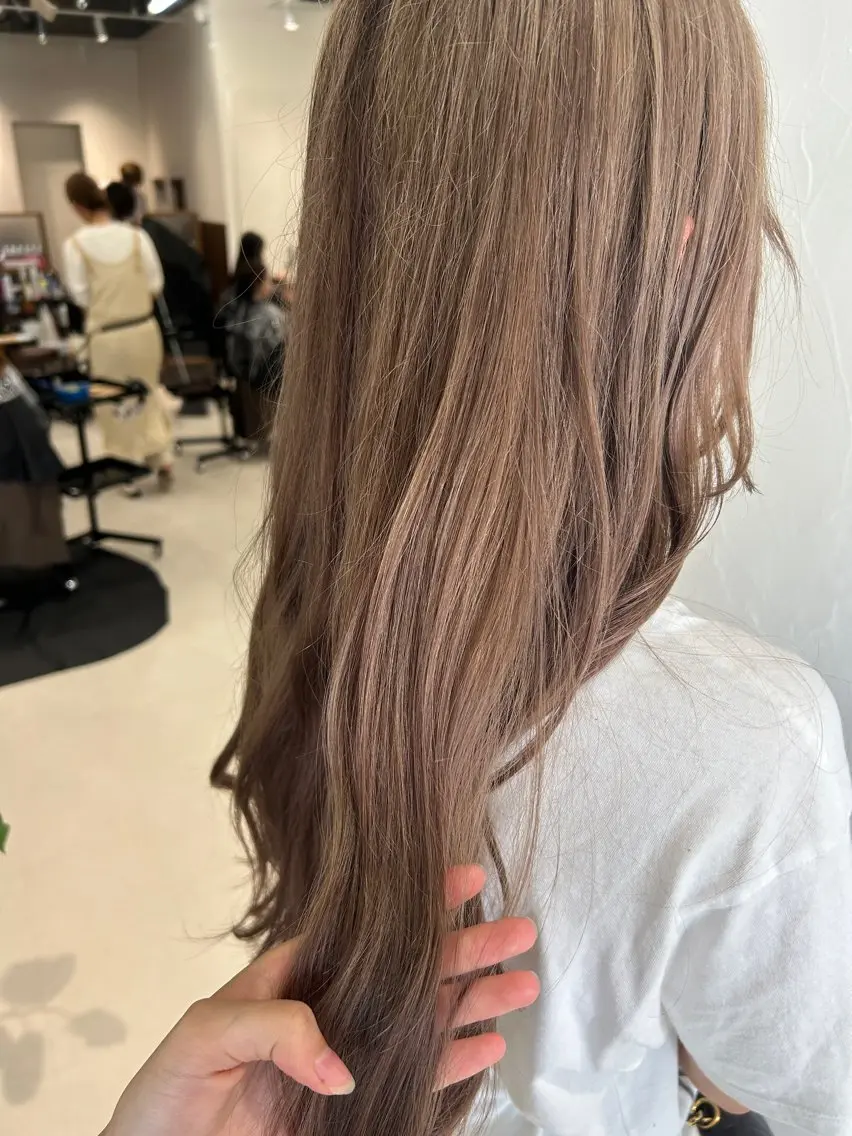 ロング カラー ベージュカラー ミルクティーベージュ ハイトーン/エクステ /🎀YUINA🎀のヘアスタイル