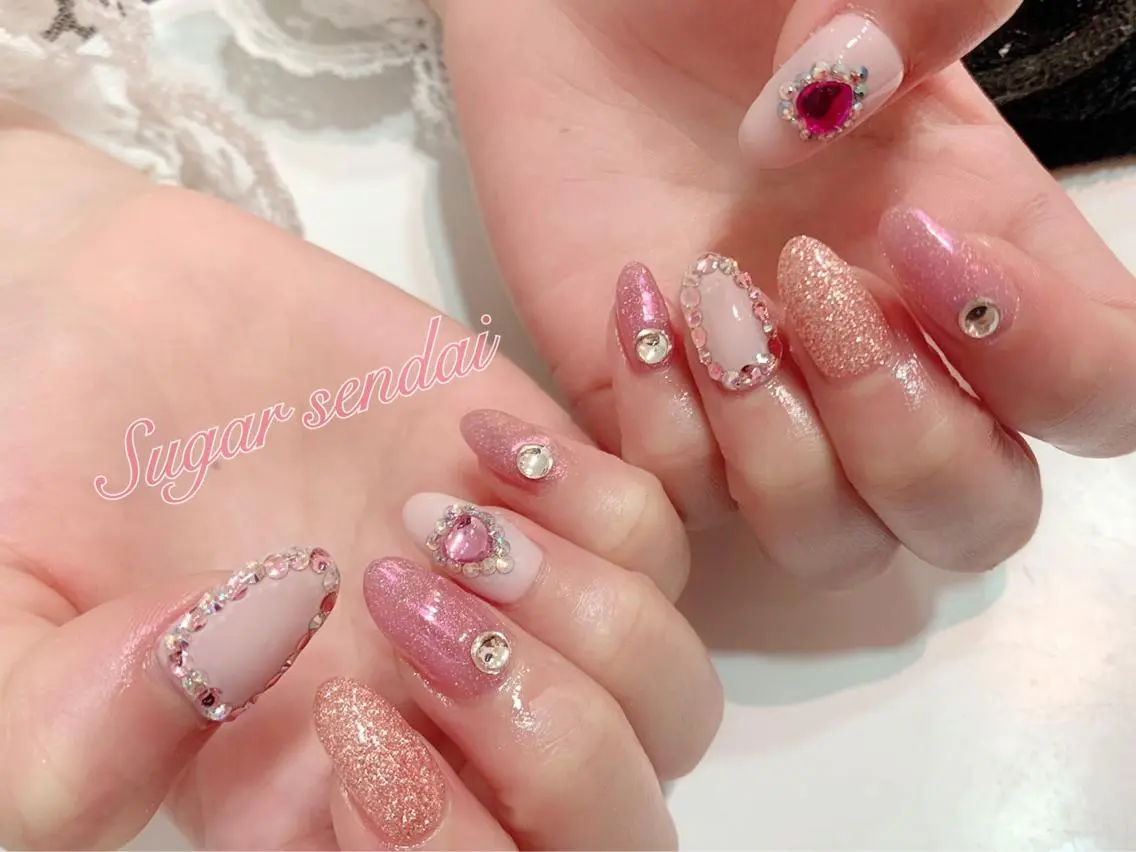 ネイル キラキラネイル ピンク 鈴木 ゆかりのネイルデザイン