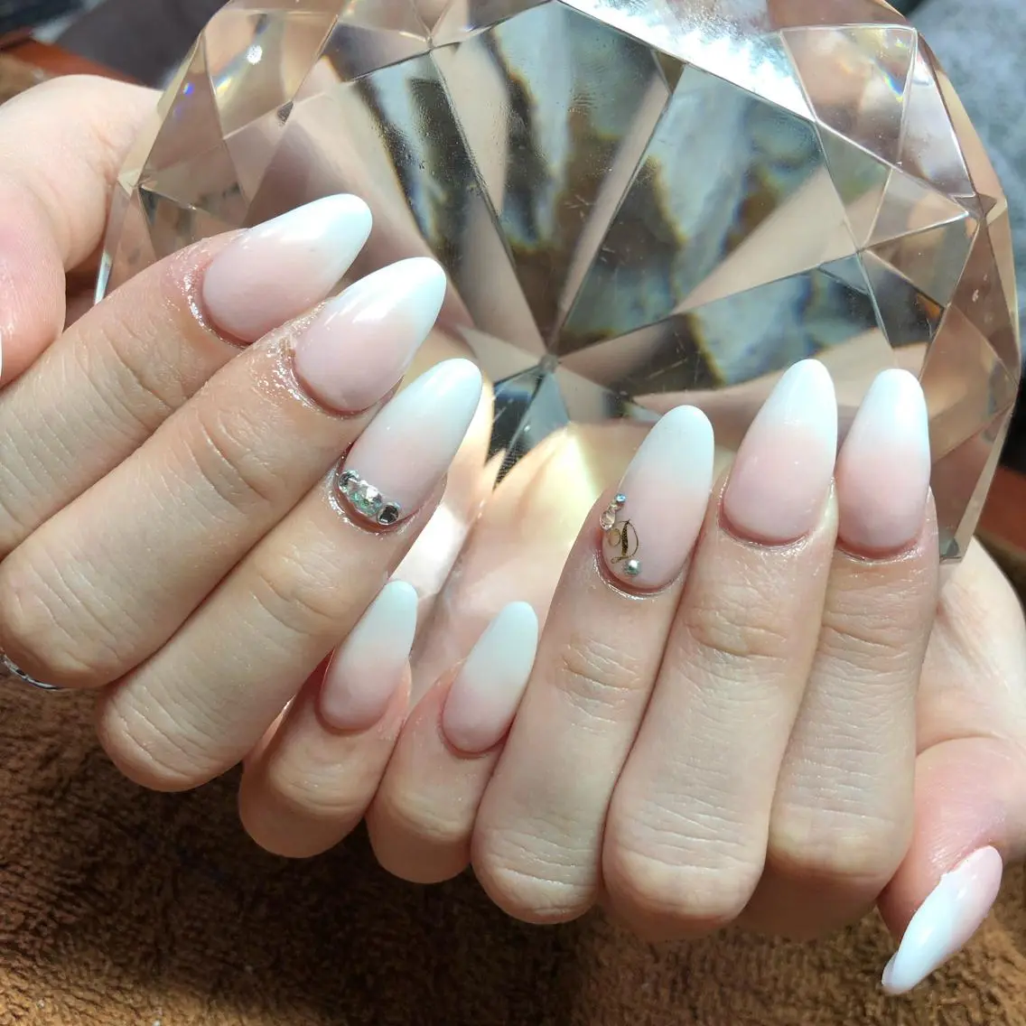 ミディアム ネイル ハンドネイル 《LB》ラブリエ Nail&eyeのマツエク・マツパデザイン