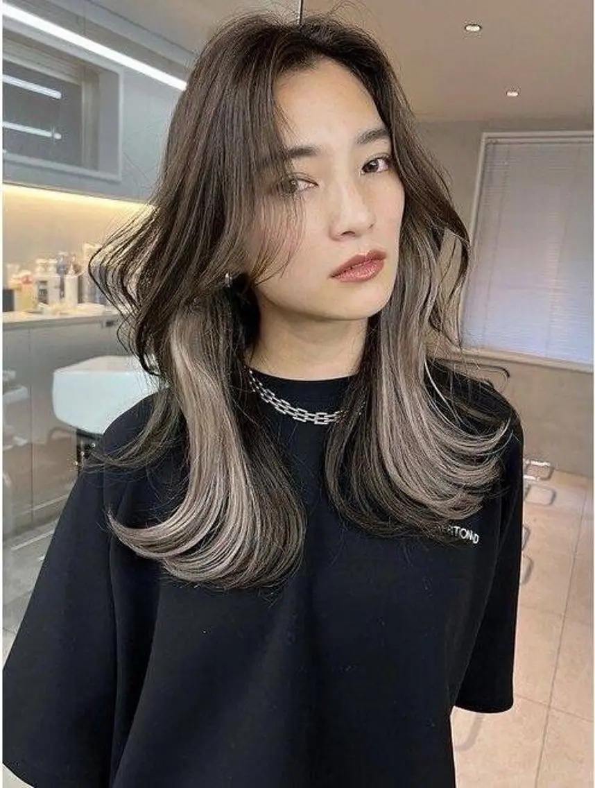 セミロング レイヤーカット コスメパーマ 佐藤　諒のヘアスタイル