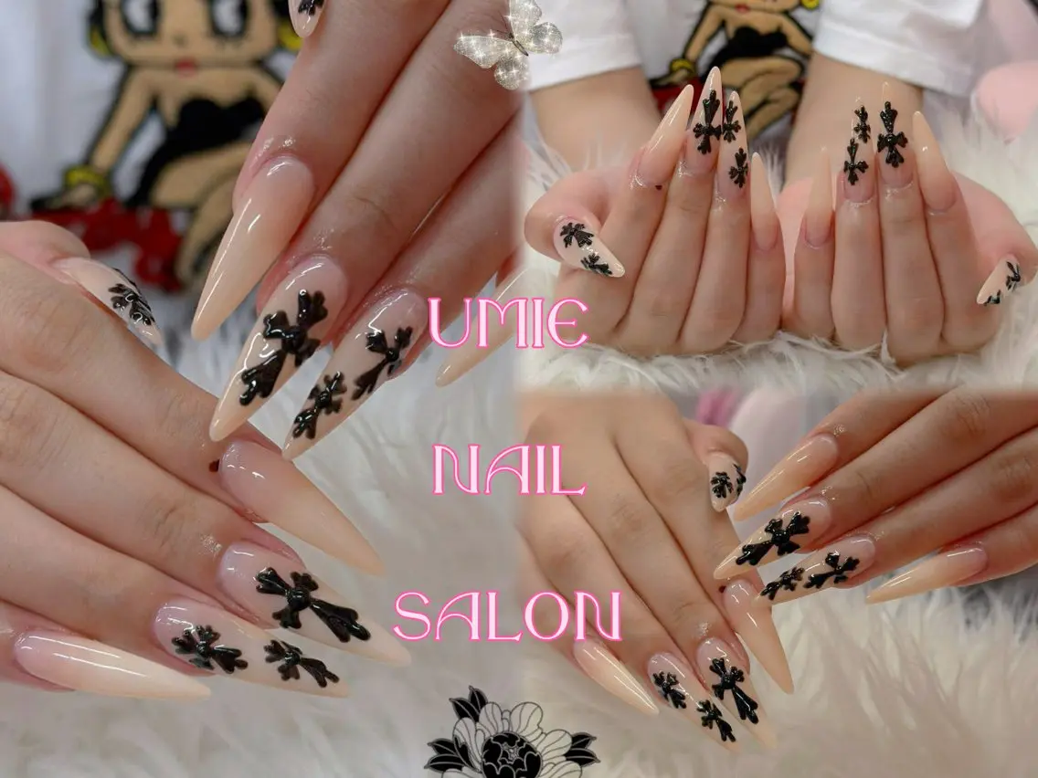 ネイル フットネイル フレンチネイル グラデーション キラキラネイル 韓国ネイル UMIE NAIL SALONのネイルデザイン