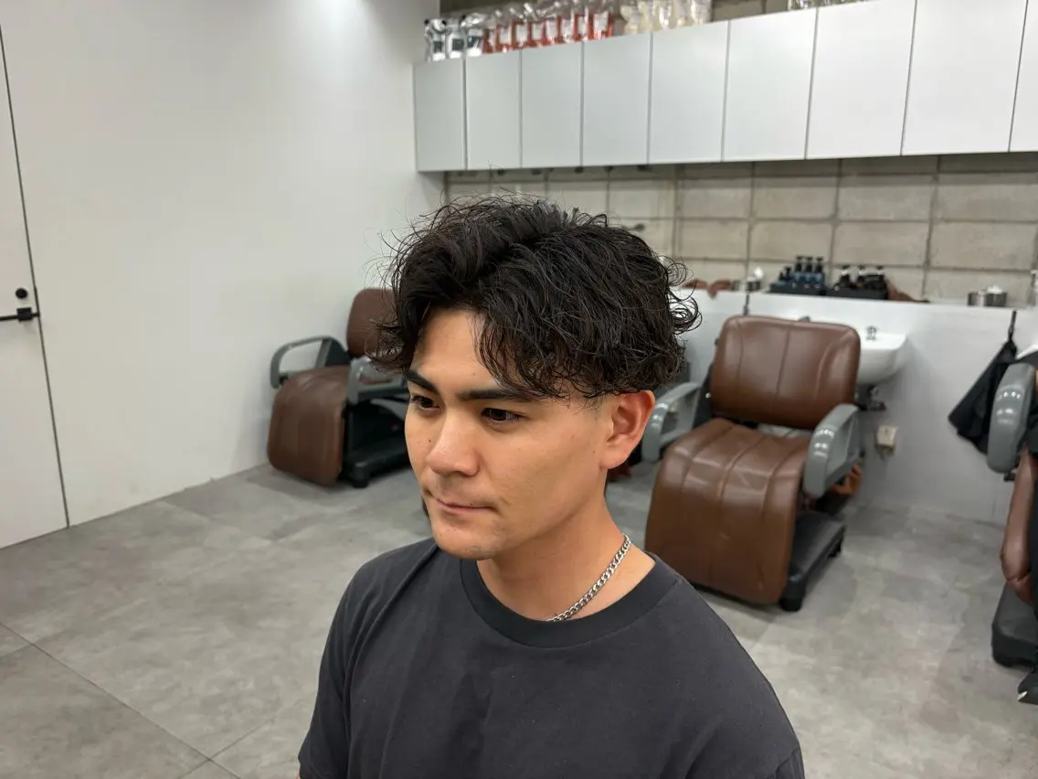 メンズ 波巻きパーマ カット パーマ 高山 健のヘアスタイル