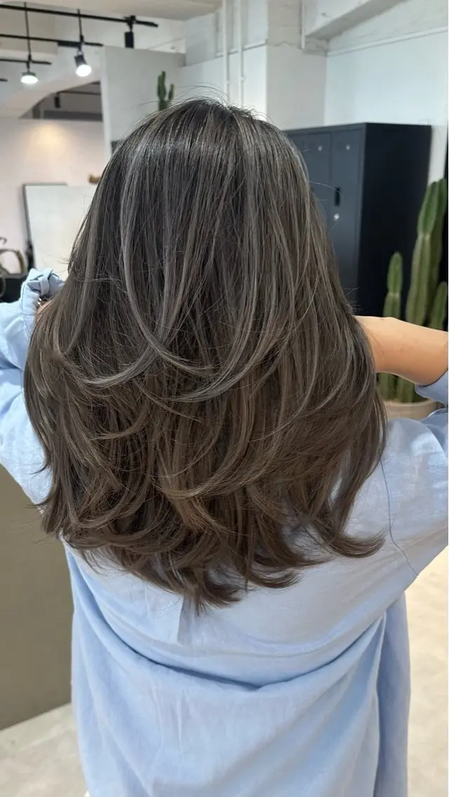 ロング レイヤーカット ヘアカラー バレイヤージュ/ハイ ライト/木田哲平のヘアスタイル