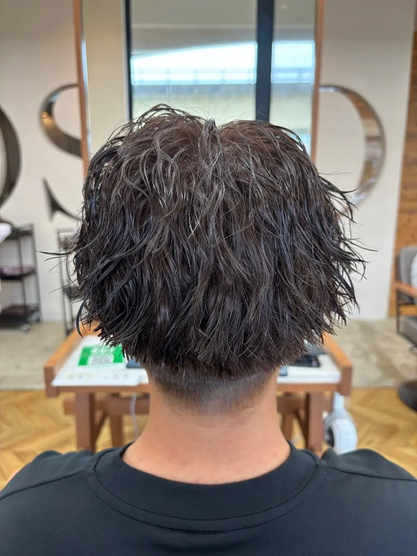 ショート パーマ 喜屋武 太智のヘアスタイル