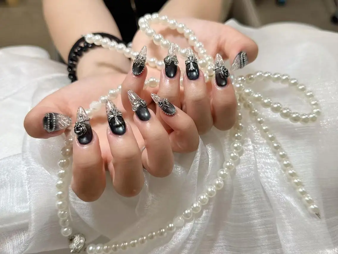 ネイル ハンドネイル ハンドケア Hana Bloom Nail💗YUIのネイルデザイン