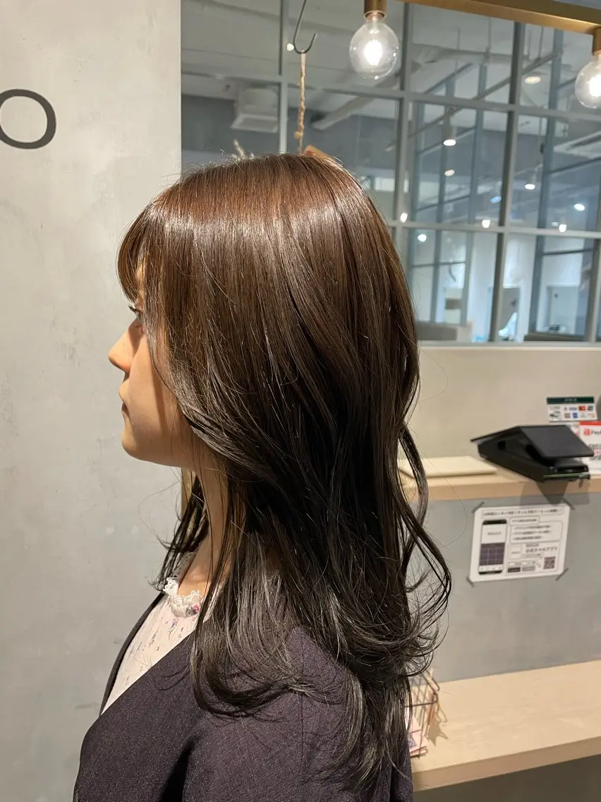 ミディアム ヘアカラー トリートメント ROCCO アイナ/ レイヤー透明感カラーのヘアスタイル