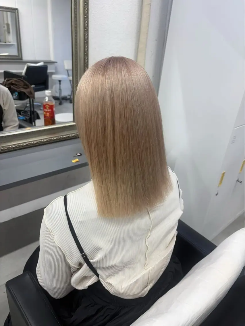 ミディアム ヘアカラー ハイトーンカラー 坂本 翼のヘアスタイル