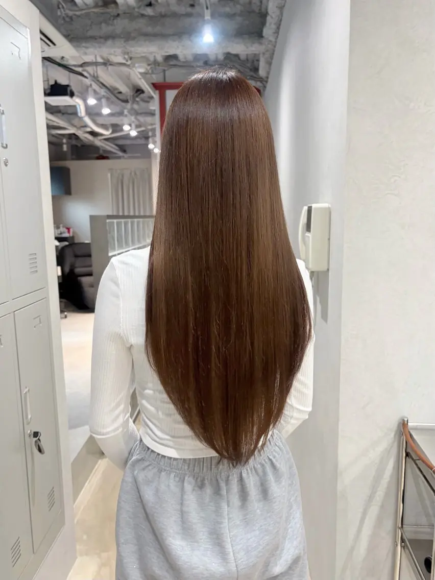 ロング ヘアカラー トリートメント くすみカラーUni. wakabaのヘアスタイル