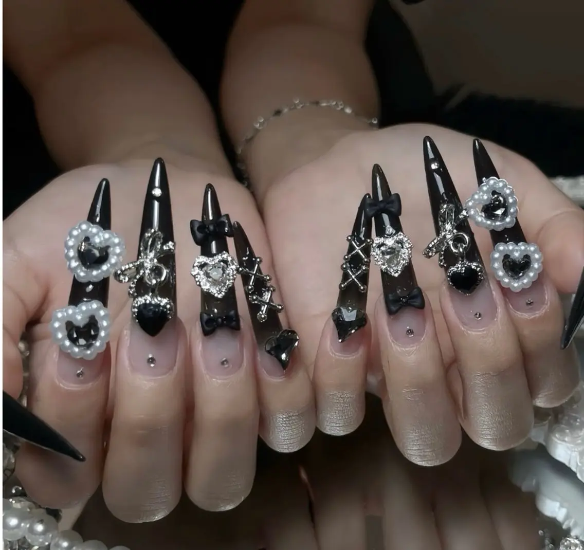 ネイル アートネイル ボルドー フレンチネイル ジェルネイル 氷ネイル・うるうるネイル ハンドネイル Julie NailSalonのネイルデザイン