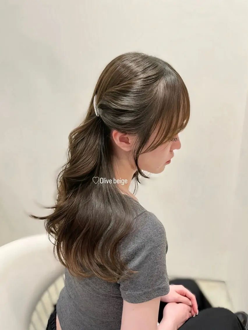 ロング SONA/レイヤー/ 顔周り/ダブルカラーのヘアスタイル