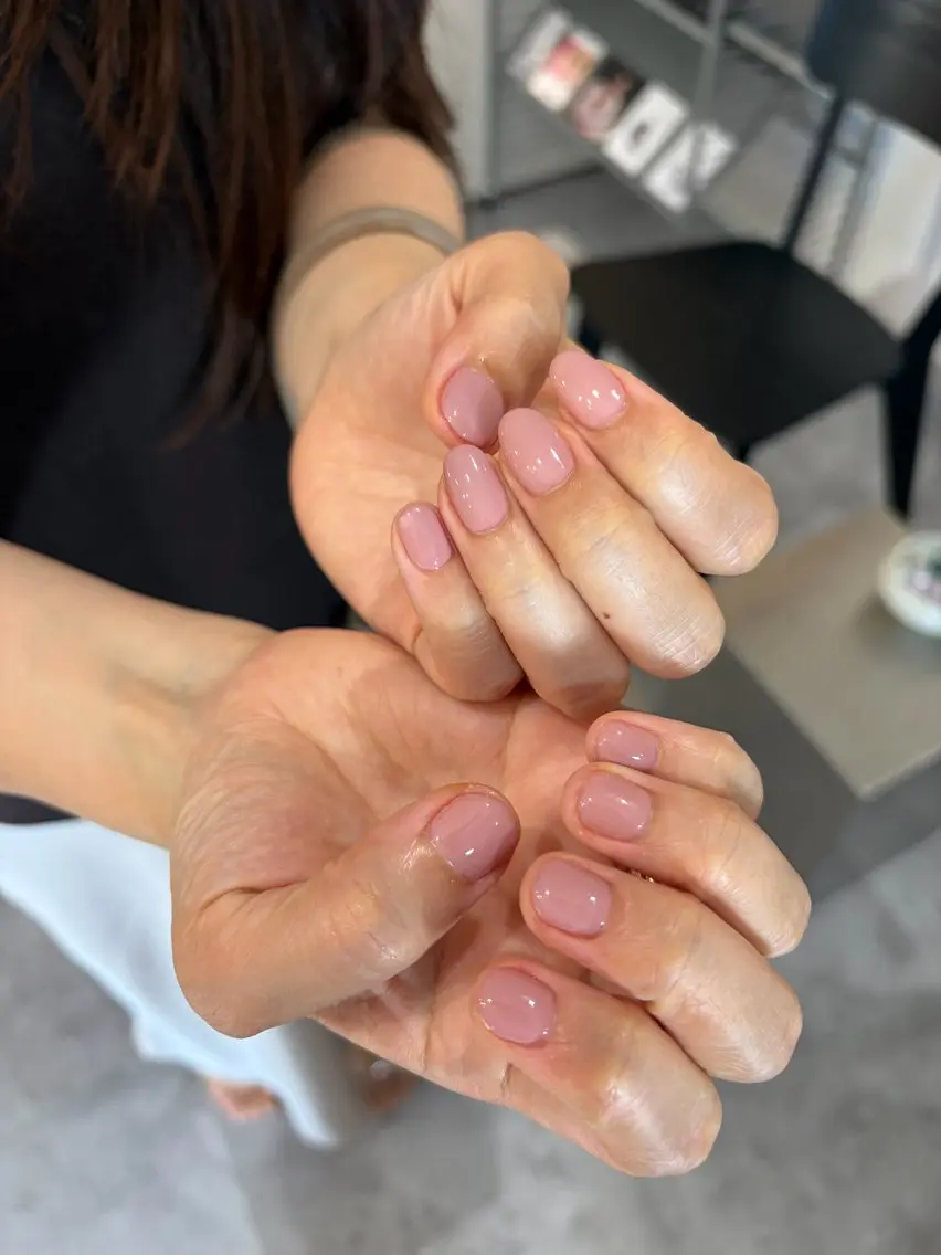ネイル ピンク ピンクベージュ ハンドネイル colore' yuka最終18時のネイルデザイン