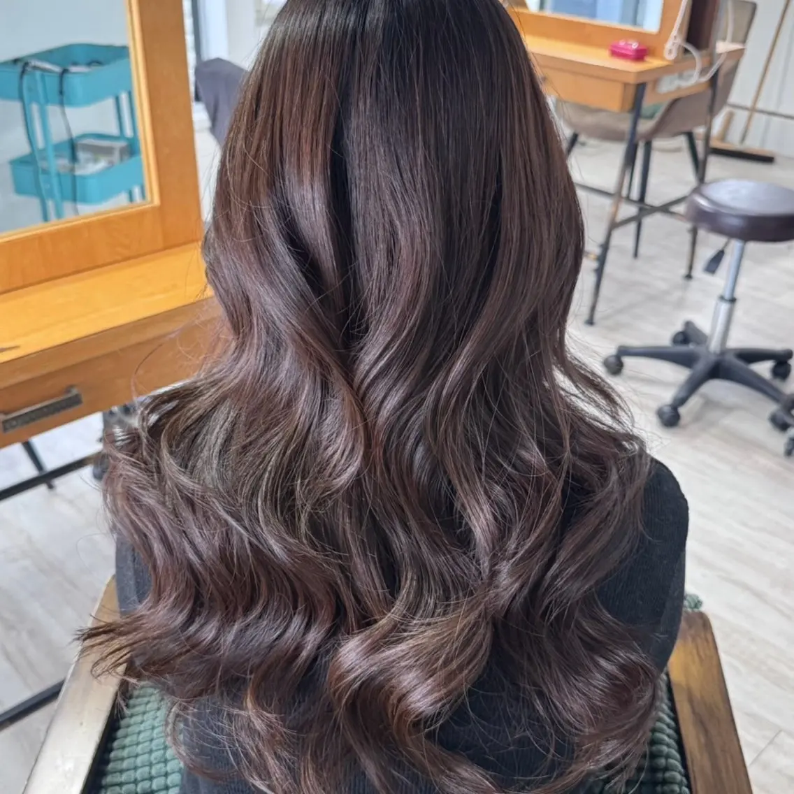 カラー ヘアカラー 内田 茉潤のマツエク・マツパデザイン
