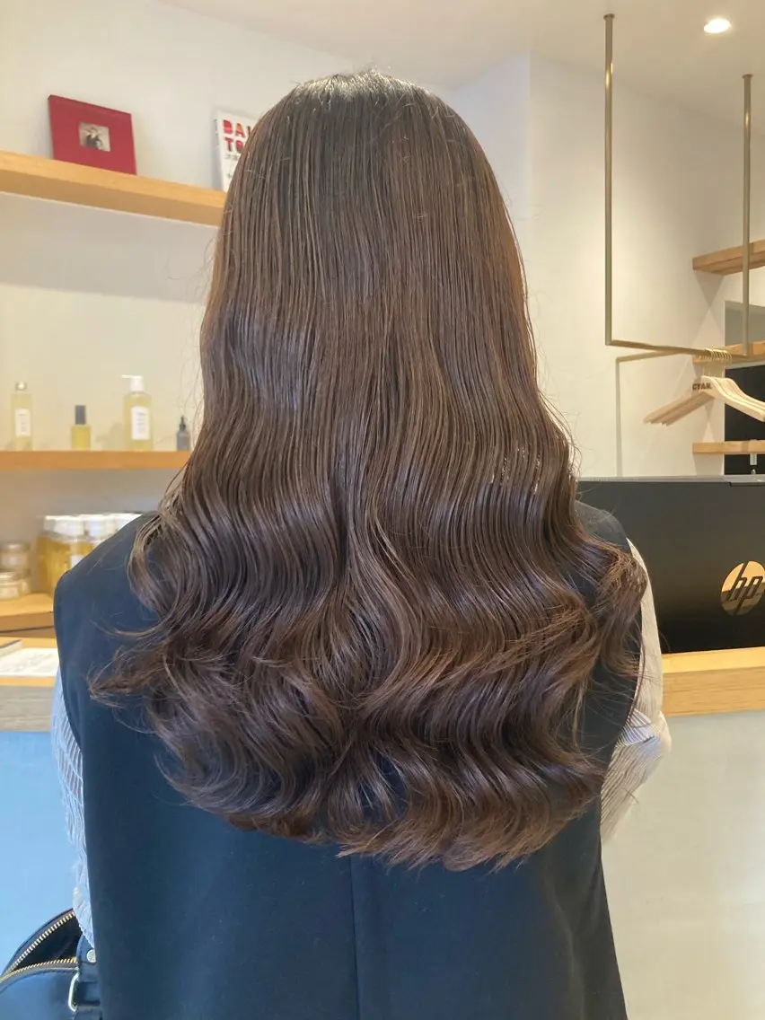 ロング パーマ 韓国風ヘア カット パーマ トリートメント 大岩 茉愉のヘアスタイル