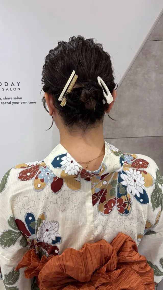 ミディアム ヘアアレンジ 着付け SAKINO ベージュカラーのヘアスタイル