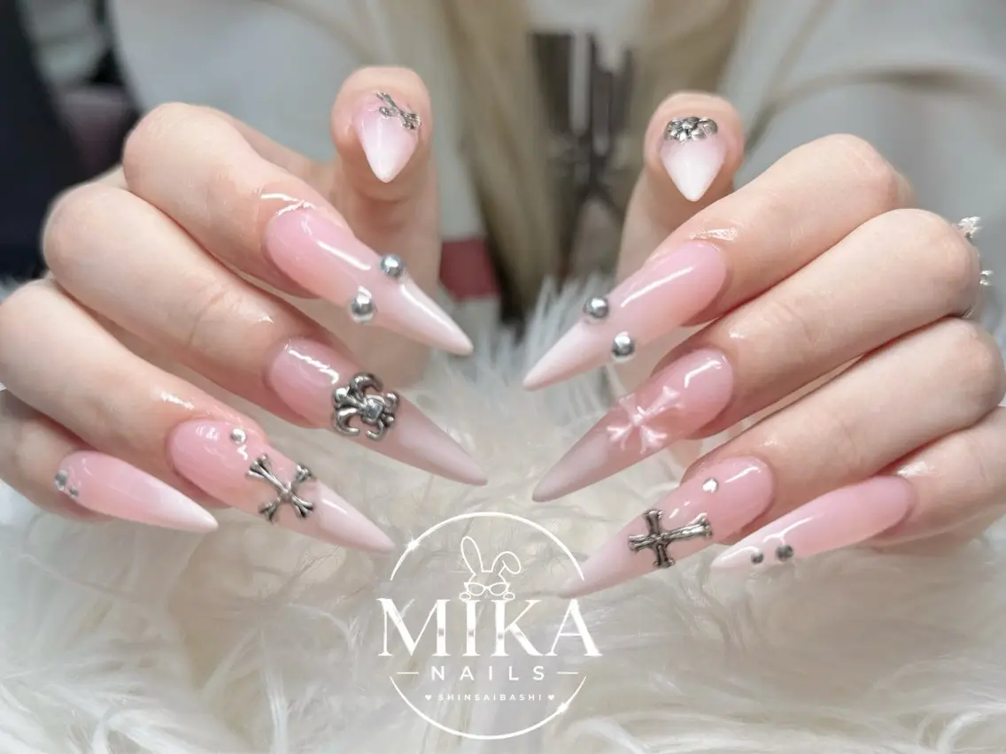 ネイル アートネイル チークネイル ドット フットネイル フレンチネイル ハンドネイル 🌷Luna Mika🌷のネイルデザイン