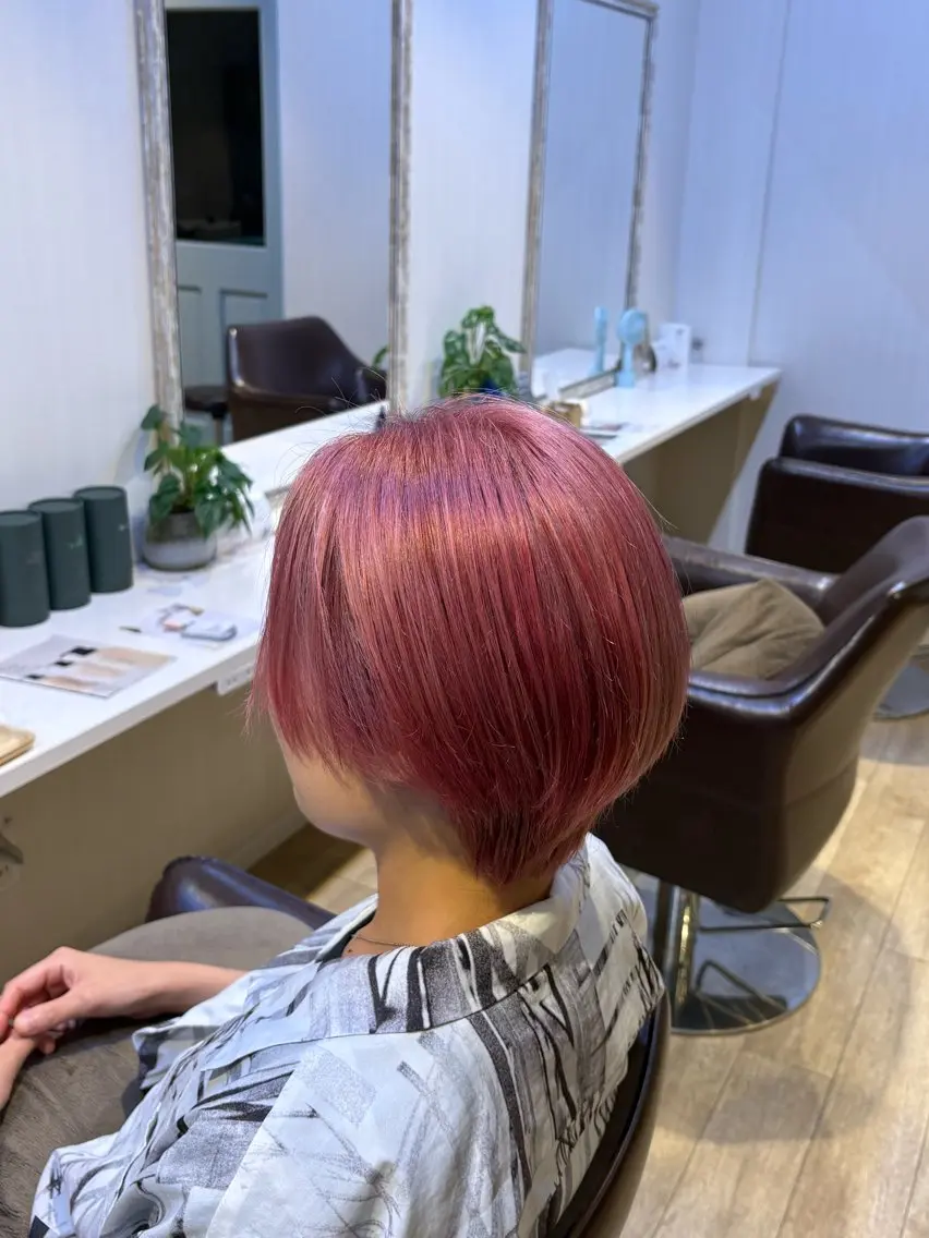 ショート カラー ブリーチ ヘアカラー 上川畑 つかさのヘアスタイル