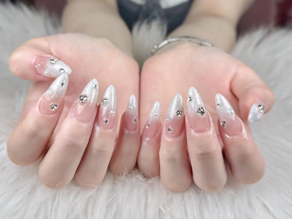 ネイル アートネイル ボルドー フレンチネイル ジェルネイル 氷ネイル・うるうるネイル ハンドネイル Yuki Nailsalonのネイルデザイン