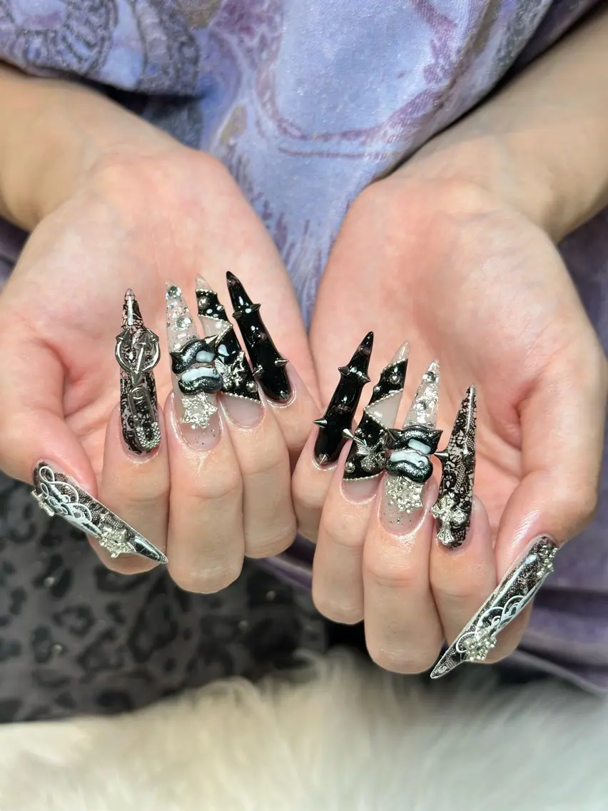 ネイル チークネイル ドット フレンチネイル グラデーション ハート ハンドネイル Julli NailStudioのネイルデザイン