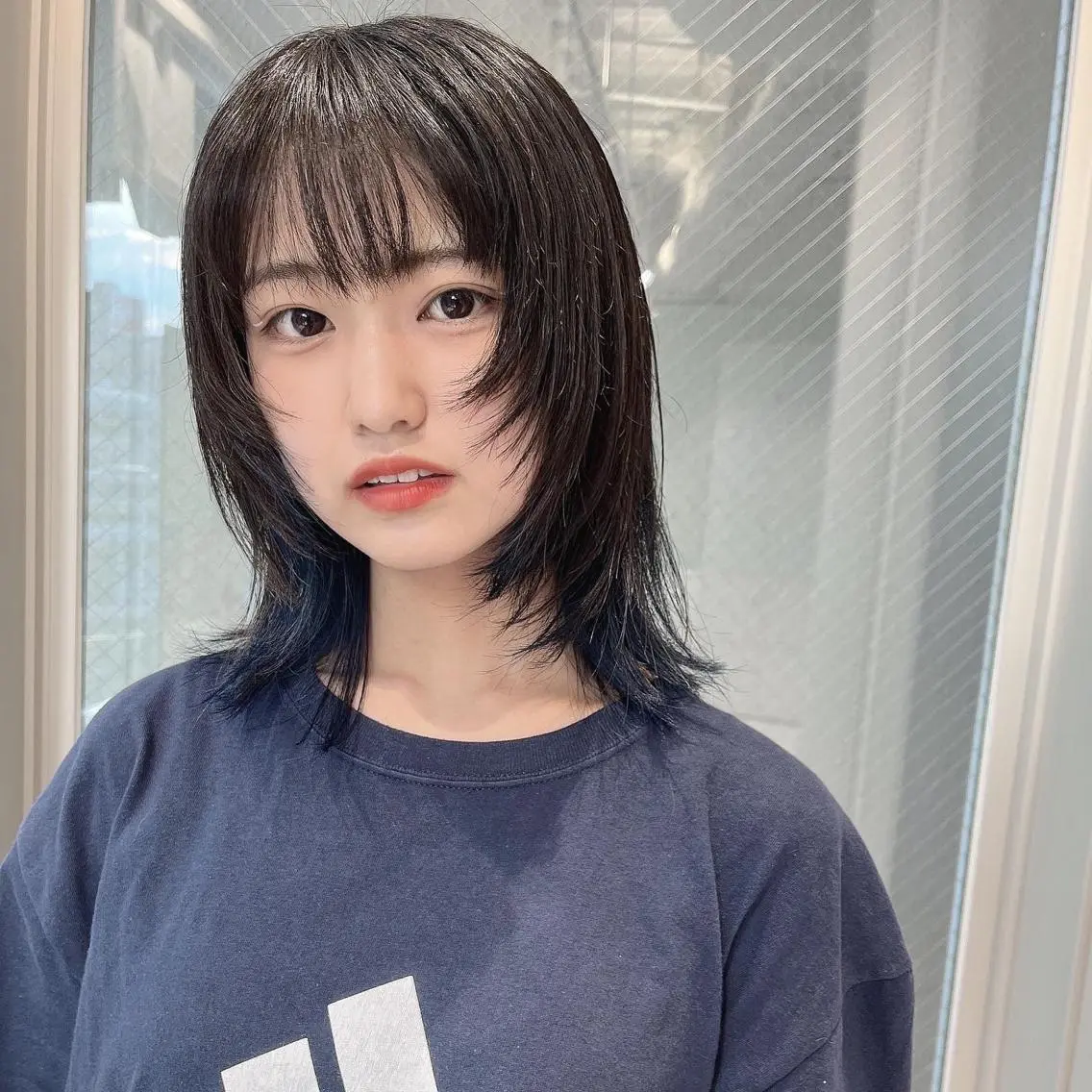 ミディアム ウルフカット ウルフカット／吉村 桃子のヘアスタイル