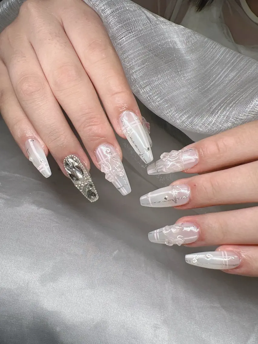 ネイル 長さ出し グラデーション 卒業式 キラキラネイル マグネットネイル ハンドネイル Lee Nailsのネイルデザイン