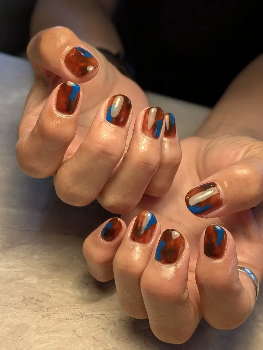 ネイル べっ甲ネイル ブルー 8andyu nail♡のネイルデザイン