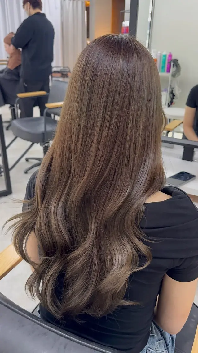 ロング カラー アッシュ アッシュブラウン ベージュカラー 黒髪 ブリーチ ヘアカラー トリートメント 赤み無し柔らかカラー 【梅田】madokaのヘアスタイル