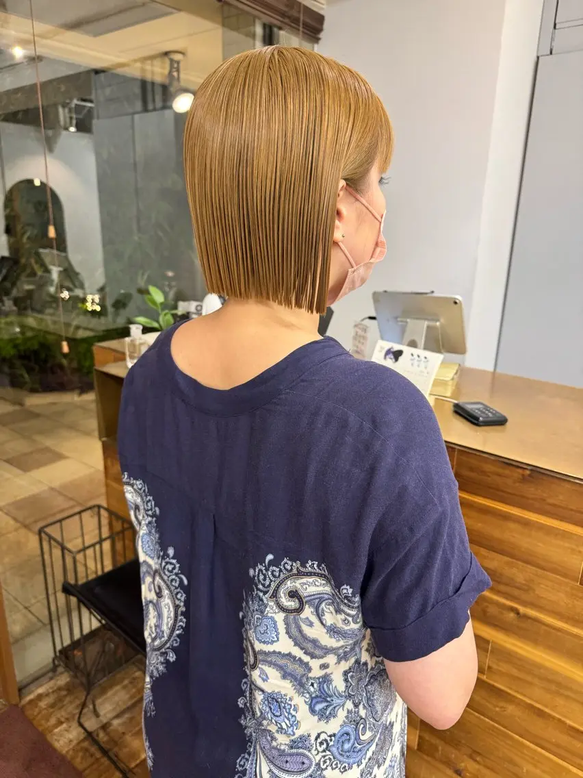 ミディアム カラー 切りっぱなしボブ ボブ たけかわ みちのヘアスタイル