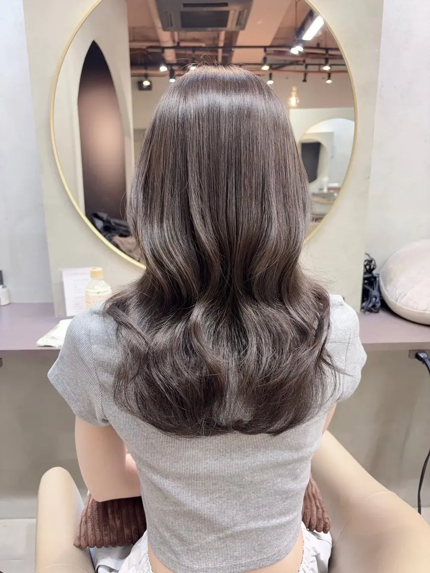 セミロング カラー カット ヘアカラー トリートメント 村山 茉衣のヘアスタイル