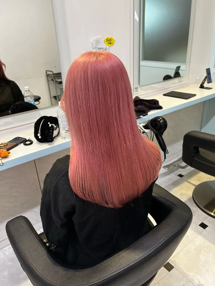セミロング カラー ヘアカラー トリートメント ブリーチカラー 🩵MIZUKIのヘアスタイル