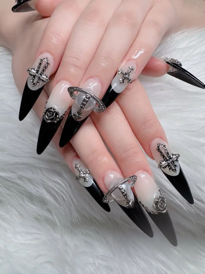ネイル フレンチネイル ジェルネイル ガラスフレンチ ハロウィン ハート ハンドネイル H.baby Nail Salonのネイルデザイン
