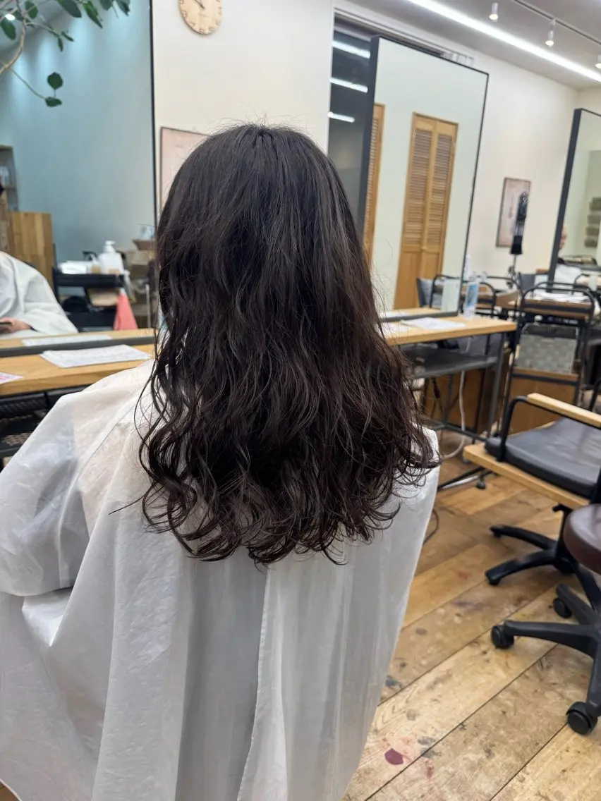 セミロング パーマ パーマ 山下 莉歩のヘアスタイル
