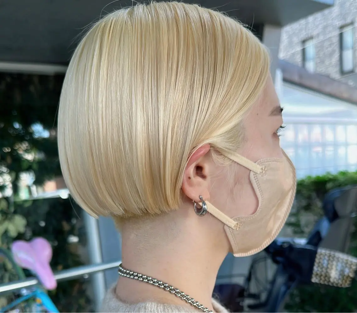 ショート カラー ブロンド ショート・ウルフ✂︎ 安住有咲子のヘアスタイル