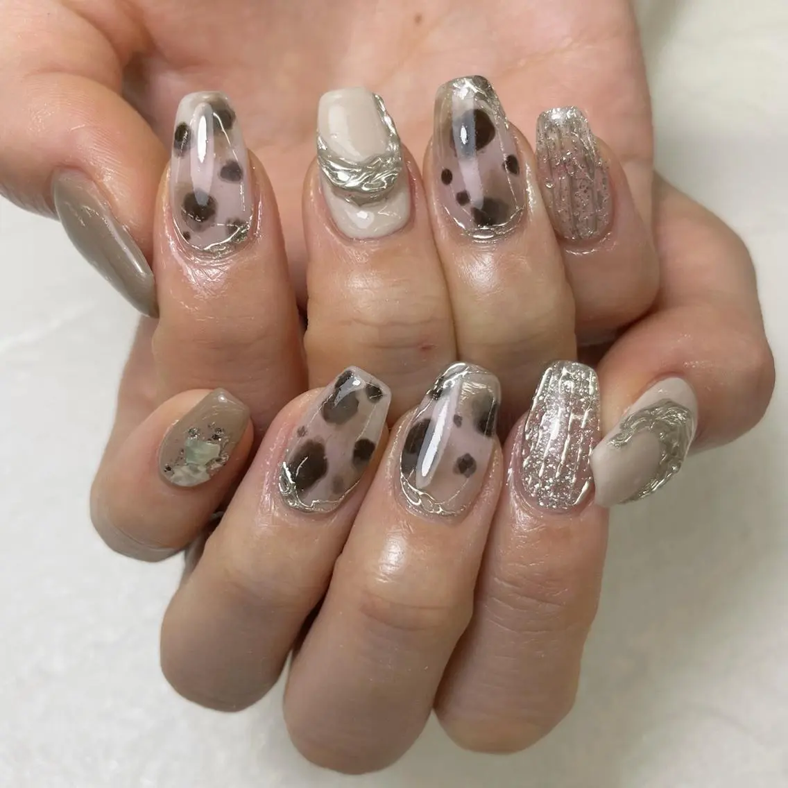 ネイル アニマル柄 ミラーネイル 持ち込み MINORI Nail&Waxのネイルデザイン