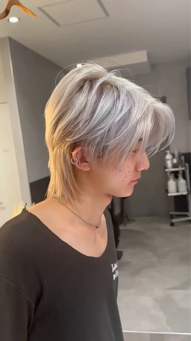 メンズ メンズブリーチ カット ヘアカラー ❄️ホワイトカラー/ 理想カラー🪽のヘアスタイル
