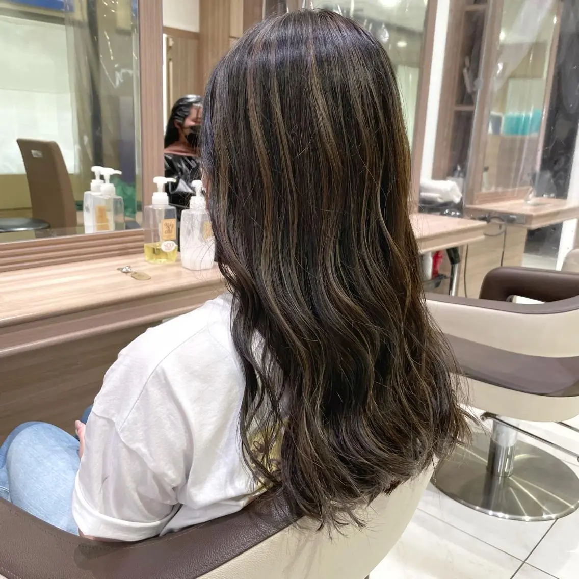 セミロング カラー ハイライトカラー ハイライト 縮毛矯正/髪質改善 ⭐️レイヤーの達人悟のヘアスタイル