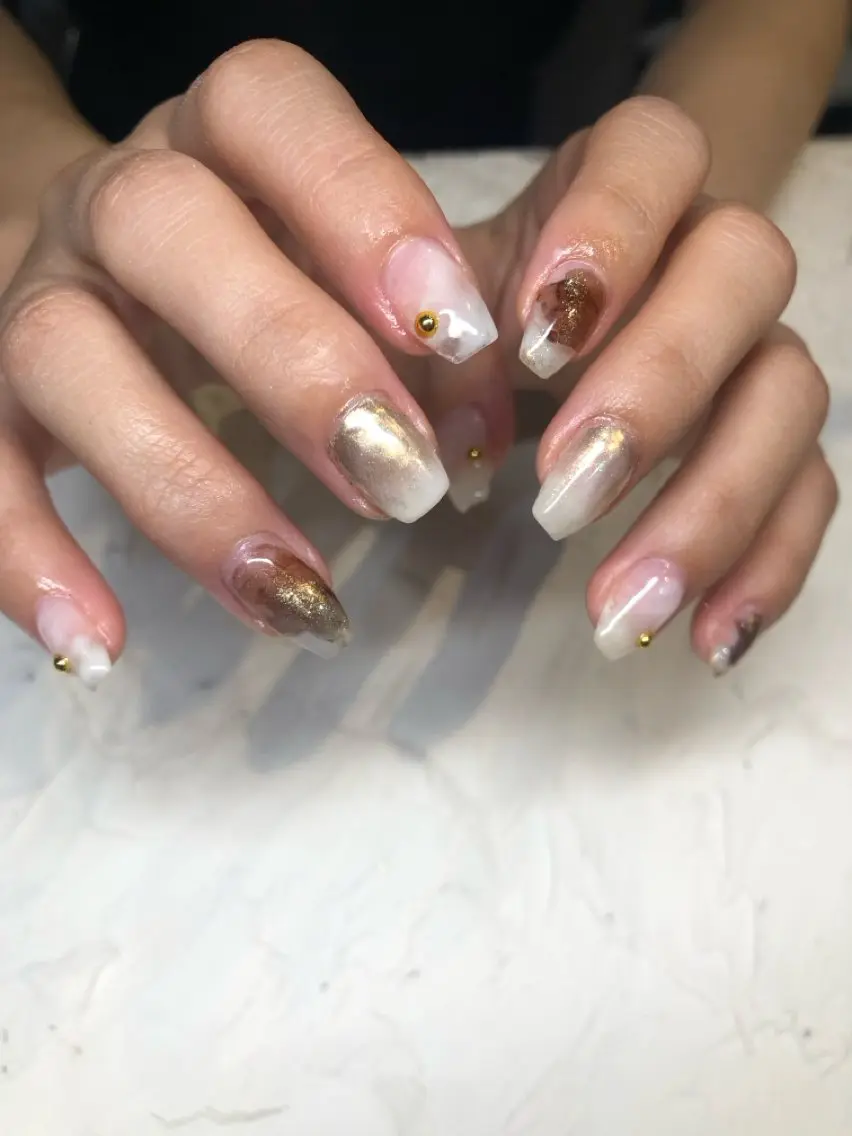 ネイル ニュアンスネイル MANAMI W【今福鶴見店】のネイルデザイン