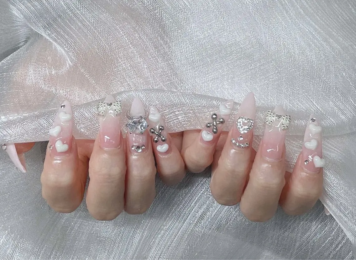 ネイル 長さ出し グラデーション 卒業式 キラキラネイル マグネットネイル ハンドネイル Lee Nailsのネイルデザイン