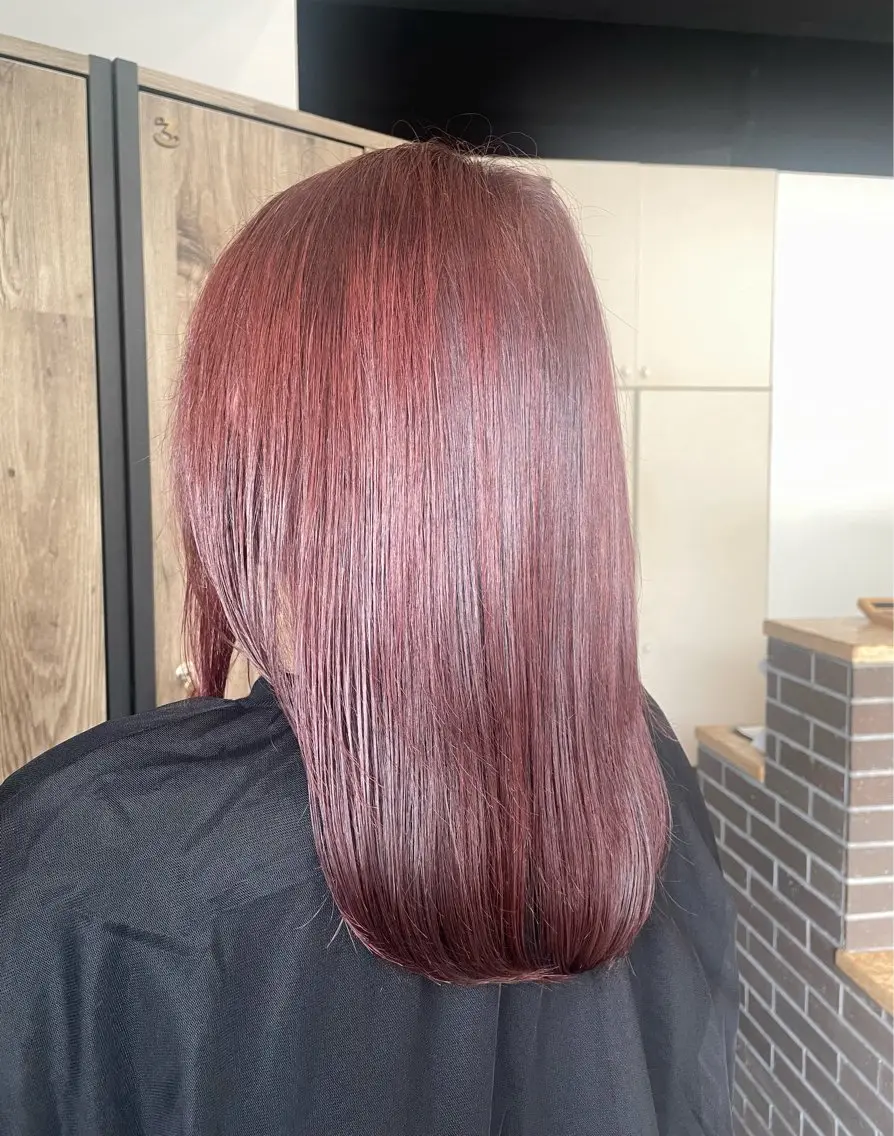 ミディアム カラー ピンクカラー カット ヘアカラー 新岡 萌乃のヘアスタイル