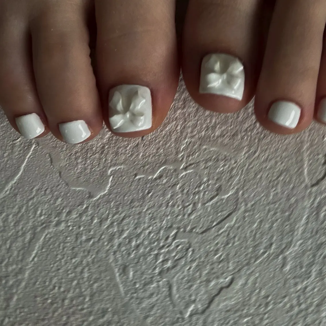 ネイル フットネイル nailsalon ULLのネイルデザイン