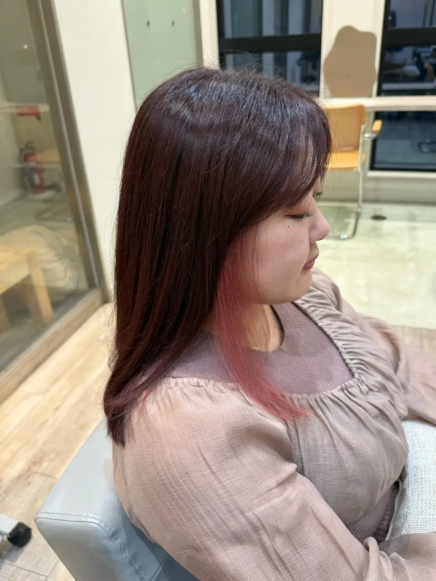 ロング ヘアカラー クロギ リョウのヘアスタイル