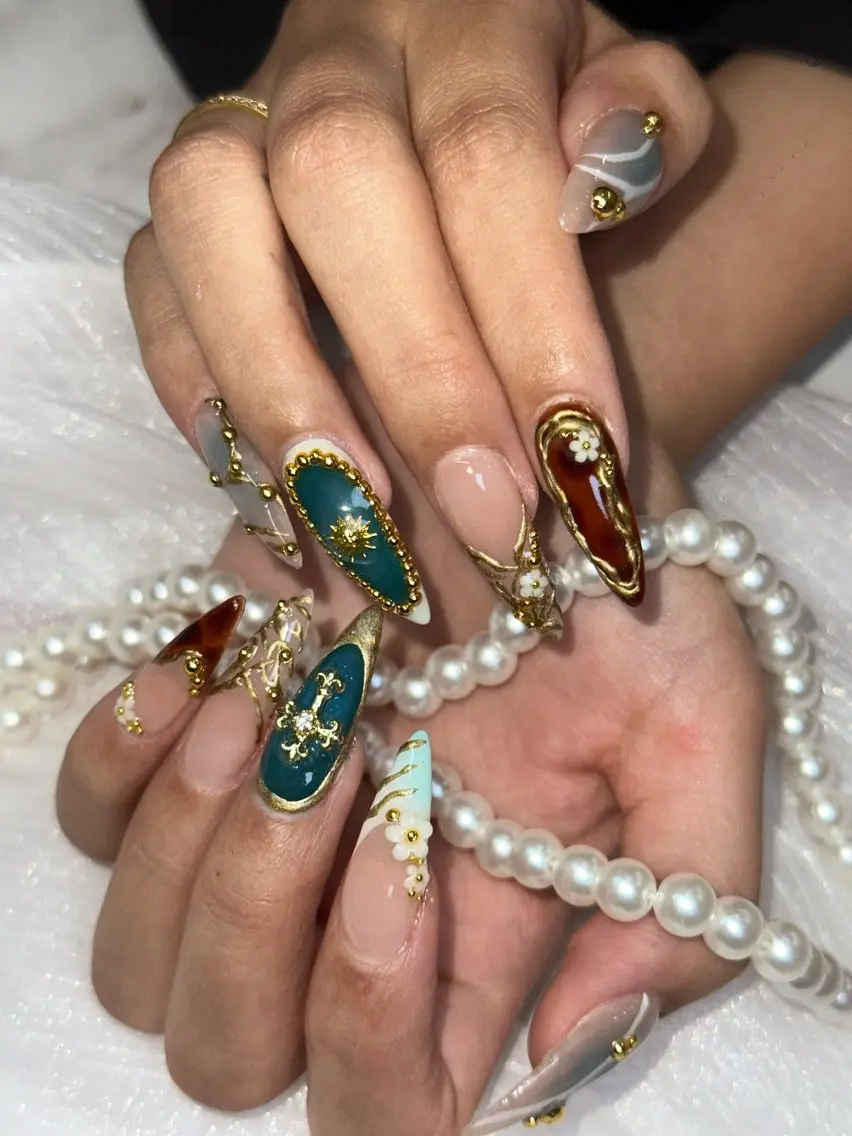 💞長さ出し.アートやり放題.パーツ付け放題!!✨️💅🏻💞2回目以降のお客様⚜️の写真