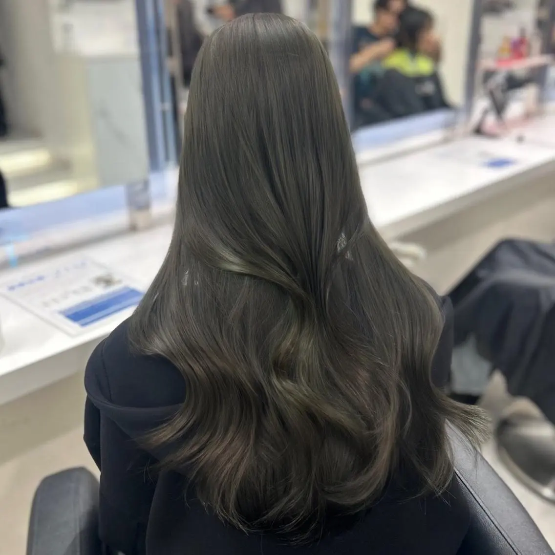 カラー 夏のトレンドヘア🤍 BABY上野のヘアスタイル
