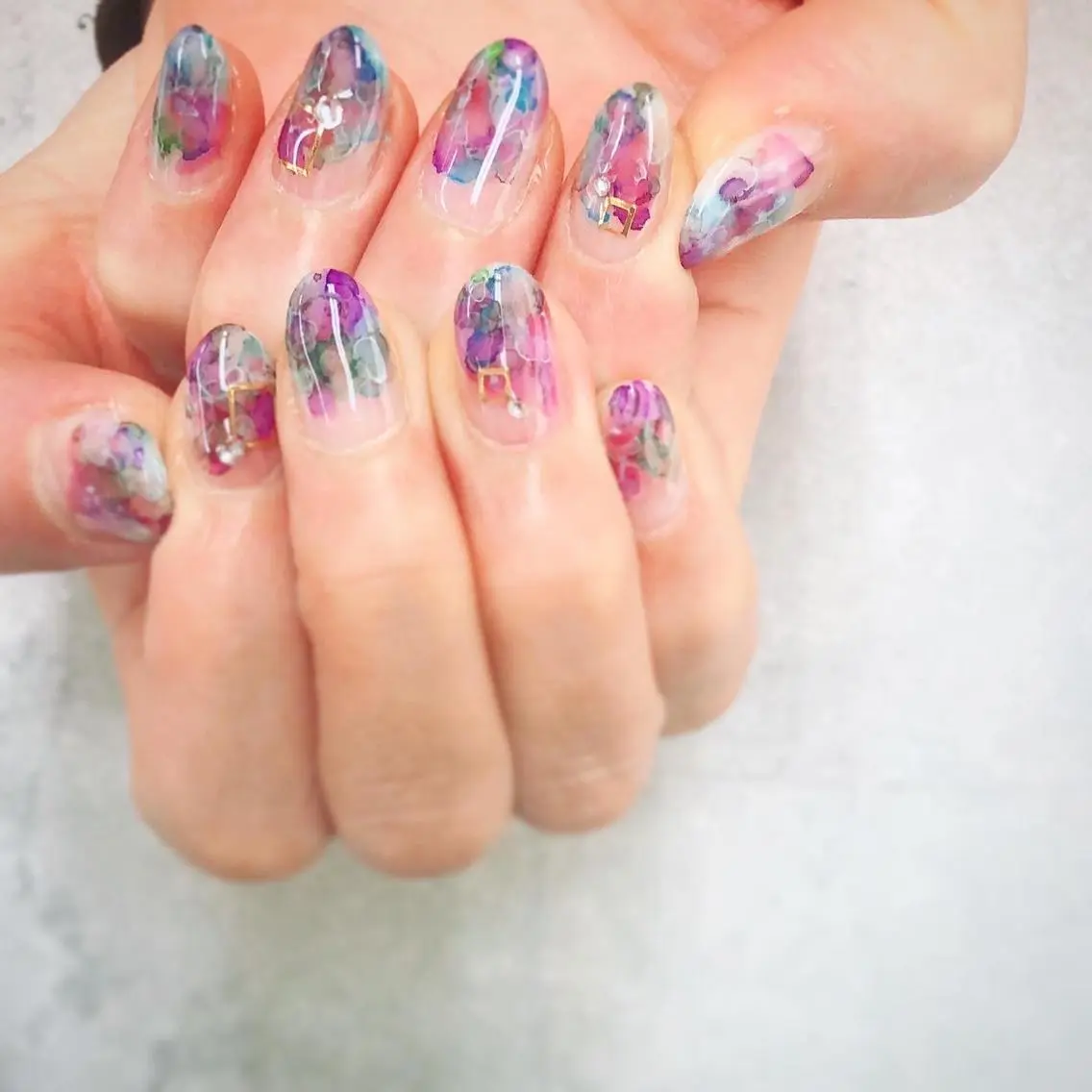 ネイル ニュアンスネイル 夏ネイル ハンドネイル ハンドケア FASTNAIL PLUS 新宿店のネイルデザイン