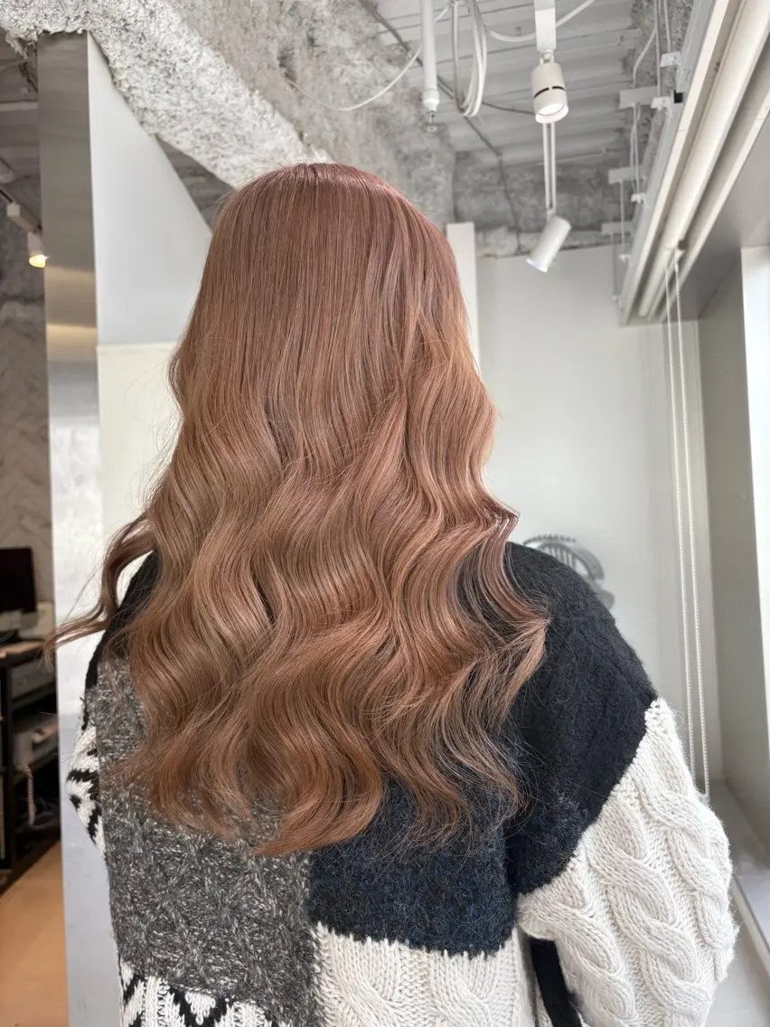 ロング EIGHT mana 海外グレージュ🥥のヘアスタイル